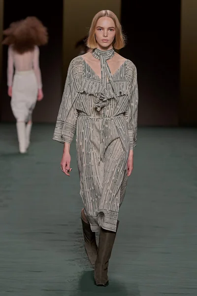Look 23
